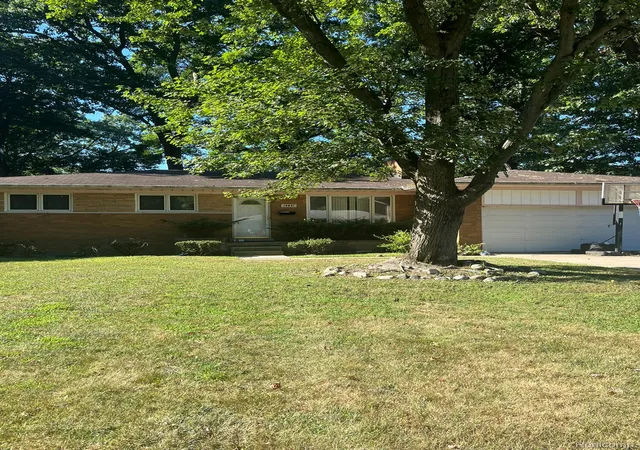 Photo 1 of Single family home for sale at 19031 Greenwald Dr, Southfield, MI 48075 | MLS# 20261065888 | Listing updated on 2026-08-19