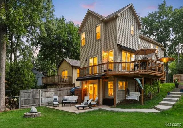 Photo 1 of Sale Pending at 5545 Paradise St, Commerce Township, MI 48382 | MLS# 20261065890 | Listing updated on 2026-09-22