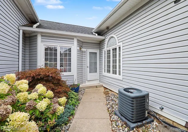 2nd image of 6305 Squire Lake Dr, Flushing, MI 48433 | MLS# 20261065901