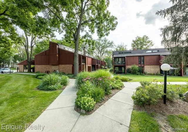 Photo 1 of Condo for sale at 1803 Independence Blvd, Ann Arbor, MI 48104 | MLS# 20261065934 | Listing updated on 2026-09-05