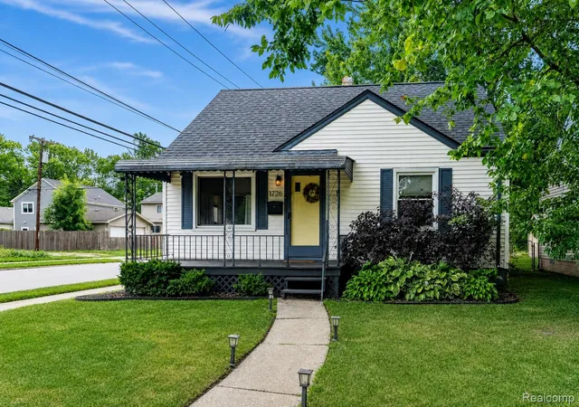 Photo 1 of Sale Pending at 1726 Silman St, Ferndale, MI 48220 | MLS# 20261065952 | Listing updated on 2026-10-06
