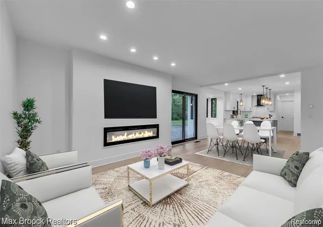 Photo 3 of Single family home for sale at 7244 Lahser Rd, Bloomfield Hills, MI 48301 | MLS# 20261065961 | Listing updated on 2026-08-25