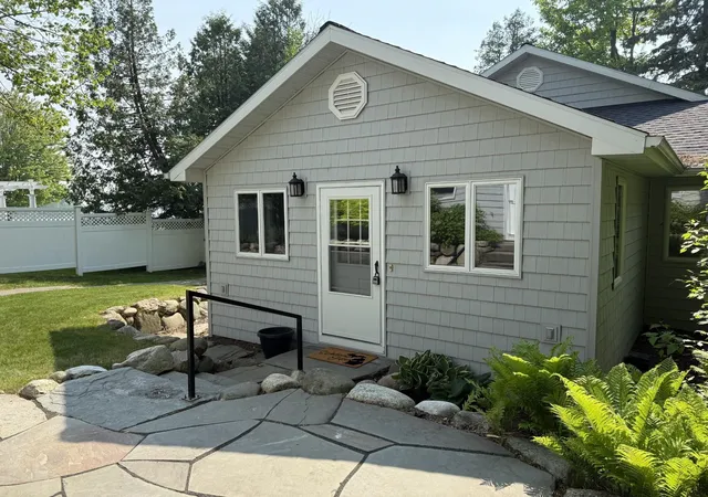 Photo 3 of Single family home for sale at 6921 Orchard Beach Dr, Benton Township Cheboygan, MI 49721 | MLS# 79080072495 | Listing updated on 2026-09-01