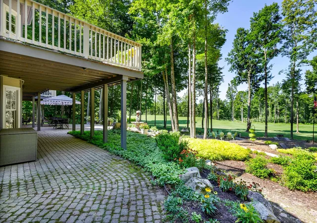 4th image of 11511 Mountain Woods Dr, Thompsonville, MI 49683 | MLS# 78080072505
