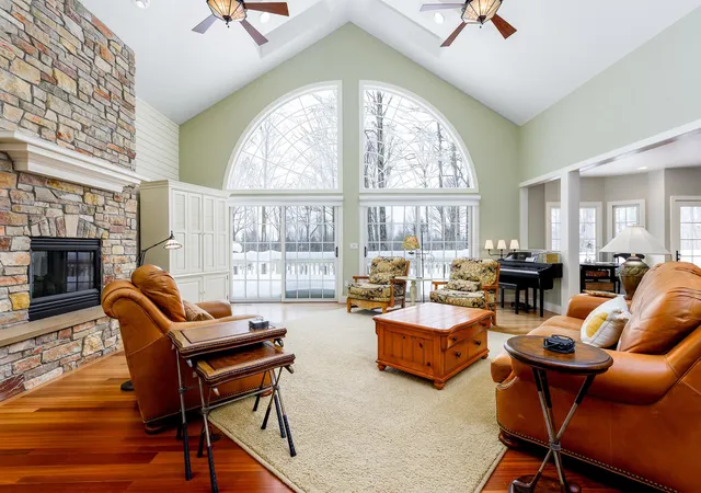 5th image of 11511 Mountain Woods Dr, Thompsonville, MI 49683 | MLS# 78080072505