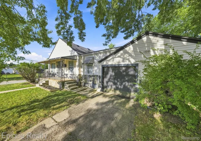 Photo 3 of Single family home for sale at 4003 Spruce St, Inkster, MI 48141 | MLS# 20261065976 | Listing updated on 2026-08-22