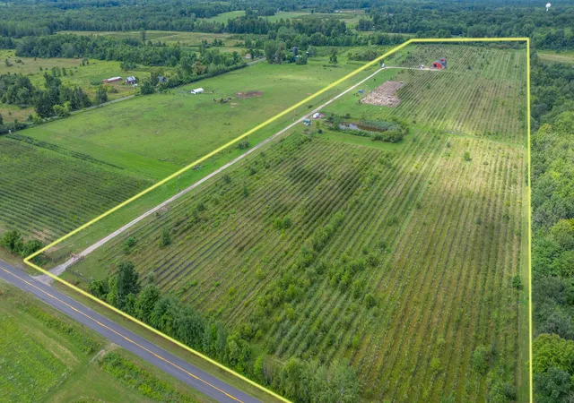 3rd image of 35322 72Nd St, Covert, MI 49043 | MLS# 69026043459