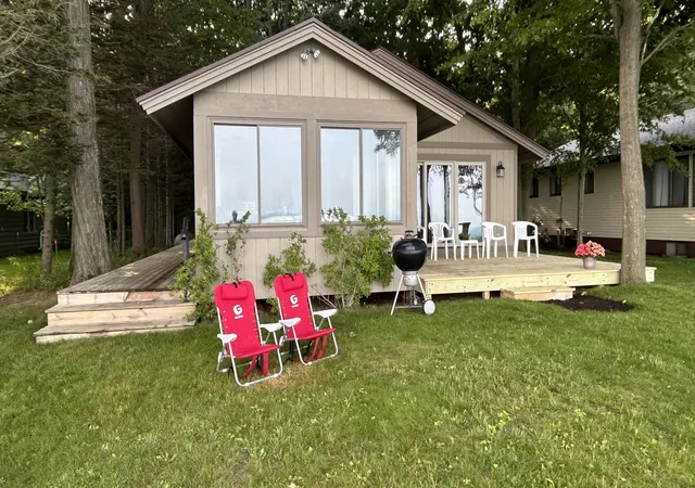 Photo 1 of Single family home for sale at 1196 Cherry Dr, South Haven, MI 49090 | MLS# 65026043487 | Listing updated on 2026-09-17