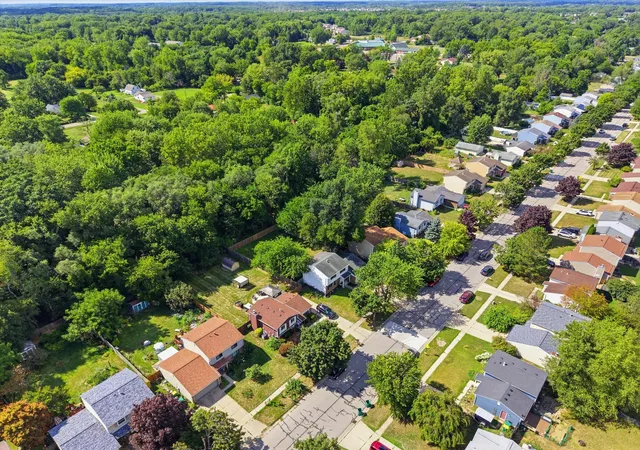 Photo 4 of Single family home for sale at 1127 Rue Deauville Blvd, Ypsilanti, MI 48198 | MLS# 81026043475 | Listing updated on 2026-09-20