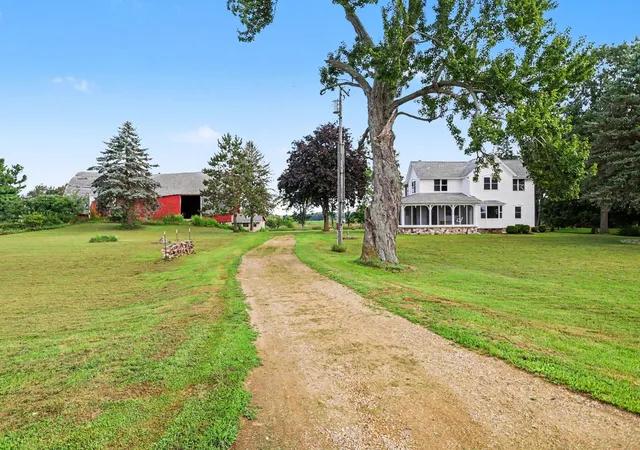 Photo 2 of Single family home for sale at 27445 H Dr S, Homer, MI 49245 | MLS# 66026043465 | Listing updated on 2026-09-11