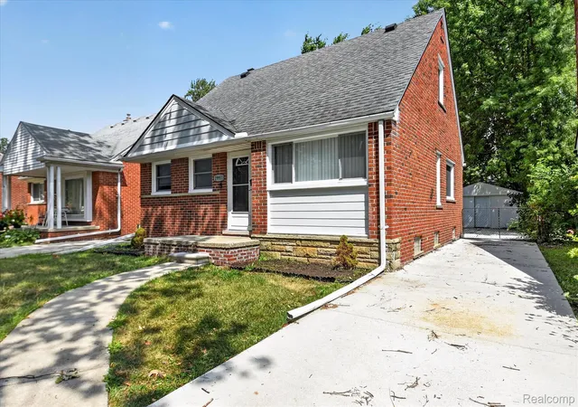 3rd image of 19951 Country Club Dr, Harper Woods City Wayne, MI 48225 | MLS# 20261065983
