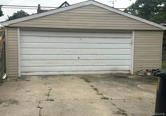 Photo 3 of Single family home for sale at 17544 Woodingham Dr, Detroit, MI 48221 | MLS# 20261065981 | Listing updated on 2026-09-13