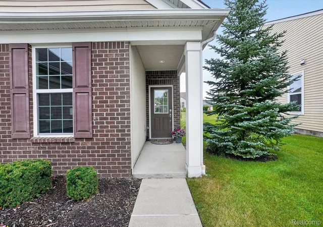 Photo 4 of Single family home for sale at 9397 Sand Hl Dr, Grand Blanc, MI 48439 | MLS# 20261065986 | Listing updated on 2026-10-02