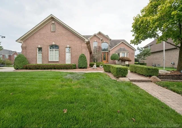 2nd image of 20064 Chesterbrook Dr, Macomb, MI 48044 | MLS# 58050218986