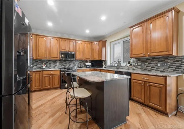 5th image of 20064 Chesterbrook Dr, Macomb, MI 48044 | MLS# 58050218986