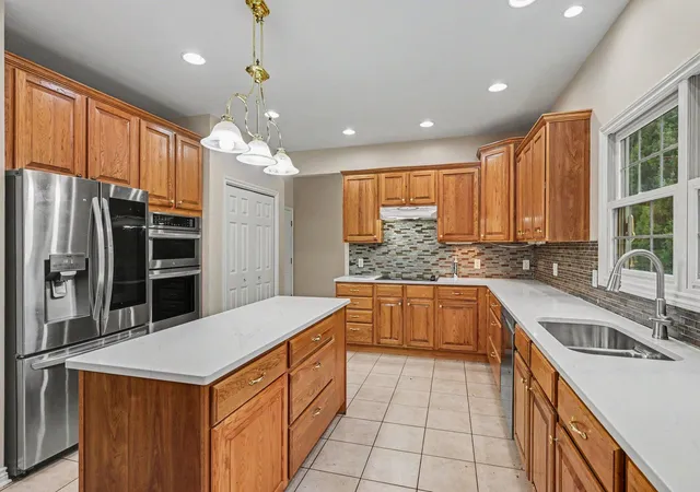 Photo 2 of Single family home for sale at 6462 Bayfield Dr, Kalamazoo, MI 49009 | MLS# 66026043509 | Listing updated on 2026-09-13