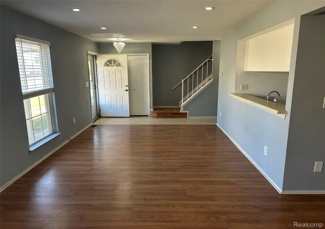 Photo 3 of Condo for sale at 35304 Tall Oaks Dr, Sterling Heights, MI 48312 | MLS# 20261065994 | Listing updated on 2026-09-18
