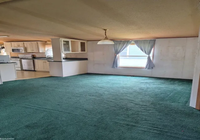 5th image of 366 Diamond Cir, Whitmore Lake, MI 48189 | MLS# 58050218989