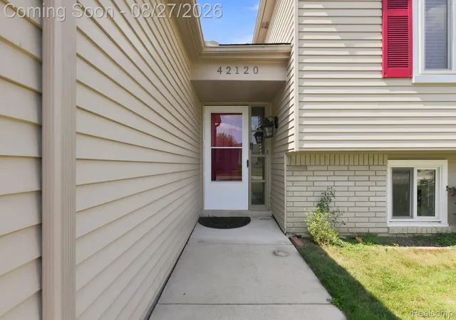 Photo 5 of Single family home for sale at 42120 Ridge Rd W, Novi City Oakland, MI 48375 | MLS# 20261066008 | Listing updated on 2026-08-30