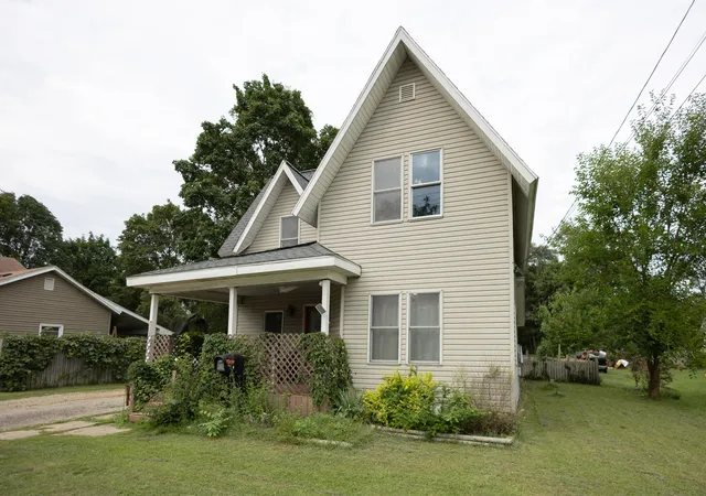 1st image of 425 E Allegan St, Otsego, MI 49078 | MLS# 65026043521