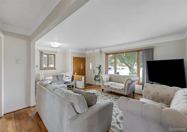 Photo 4 of Single family home for sale at 9522 Pardee Rd, Taylor, MI 48180 | MLS# 20261066041 | Listing updated on 2026-08-20