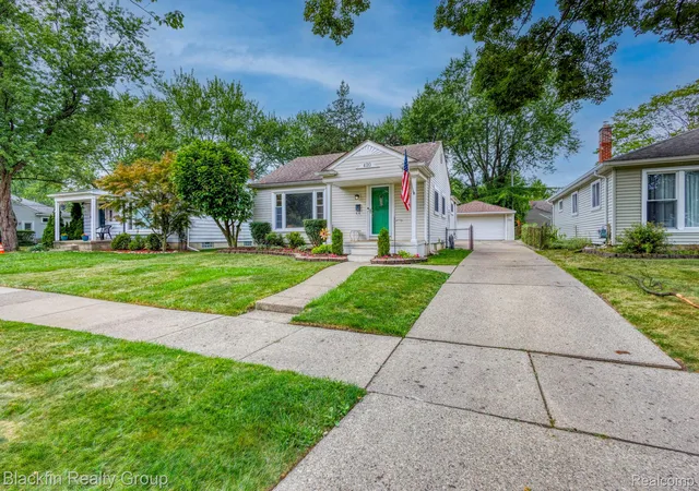Photo 1 of Sale Pending at 420 S Manitou Ave, Clawson, MI 48017 | MLS# 20261066042 | Listing updated on 2026-09-14