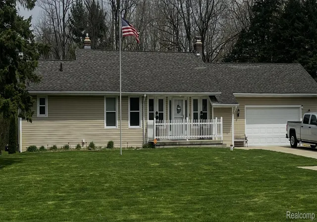 Photo 1 of Single family home for sale at 3015 3 Mile Rd Ne, Grand Rapids, MI 49525 | MLS# 20261066050 | Listing updated on 2026-08-23