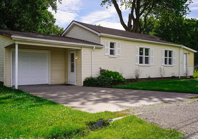 Photo 2 of Single family home for sale at 36807 Jefferson Ave, Harrison Township, MI 48045 | MLS# 20261066052 | Listing updated on 2026-08-19