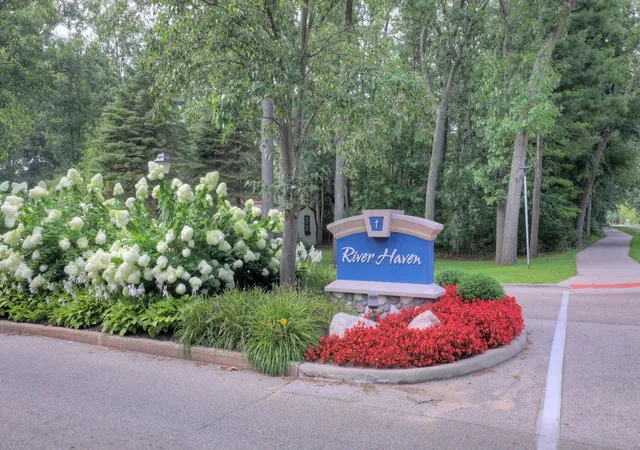 30th image of 13618 Silverbrook Dr, Grand Haven, MI 49417 | MLS# 71026043525
