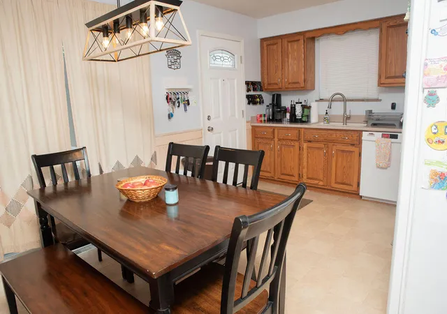 Photo 4 of Single family home for sale at 8905 Seminole, Redford, MI 48239 | MLS# 81026043528 | Listing updated on 2026-08-25