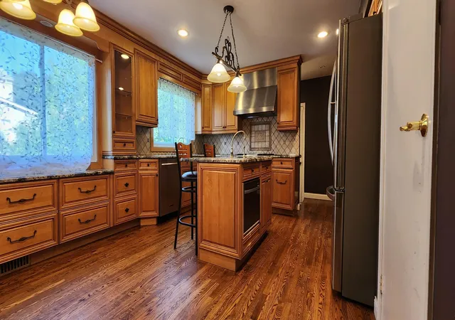 Photo 5 of Single family home for sale at 26061 Marlowe Pl, Oak Park, MI 48237 | MLS# 81026043530 | Listing updated on 2026-08-28