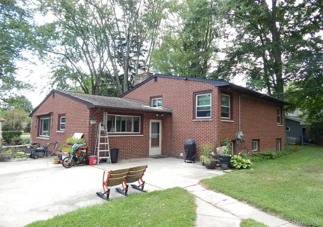 Photo 3 of Single family home for sale at 4006 N River Rd, Fort Gratiot, MI 48059 | MLS# 20261066064 | Listing updated on 2026-09-15