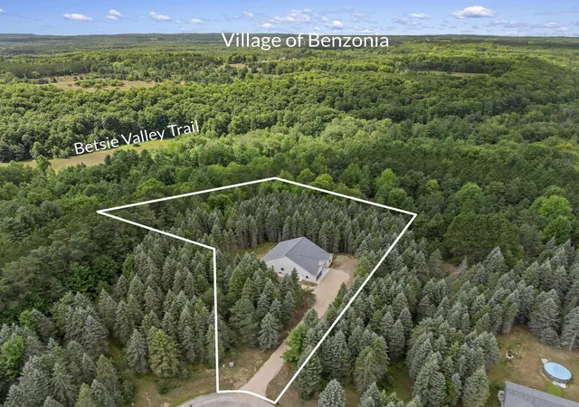 1st image of 1358 S Lipp Farm Rd, Benzonia, MI 49616 | MLS# 78080072514