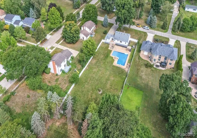 38th image of 1320 Larayne Dr, Troy City Oakland, MI 48085 | MLS# 20261066065