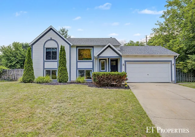Photo 1 of Sale Pending at 1210 Palmer Ct Ne, Grand Rapids, MI 49505 | MLS# 65026043535 | Listing updated on 2026-09-10