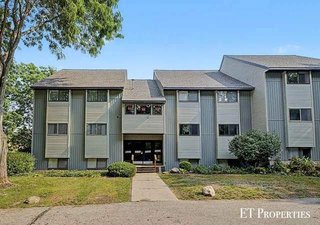 2nd image of 6681 Boca Vis Dr Ne, Kent, MI 49341