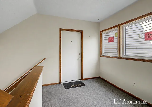 5th image of 6681 Boca Vis Dr Ne, Kent, MI 49341
