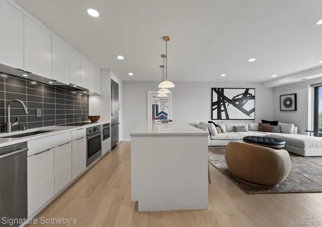 3rd image of 411 S Old Woodward Ave #704, Birmingham, MI 48009 | MLS# 20261066067