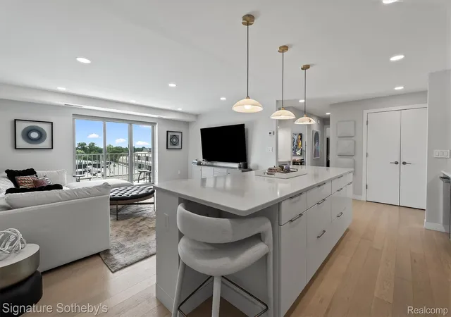 5th image of 411 S Old Woodward Ave #704, Birmingham, MI 48009 | MLS# 20261066067