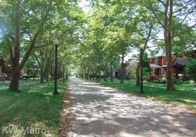 Photo 3 of Single family home for sale at 665 Pallister St, Detroit, MI 48202 | MLS# 20261066070 | Listing updated on 2026-08-25