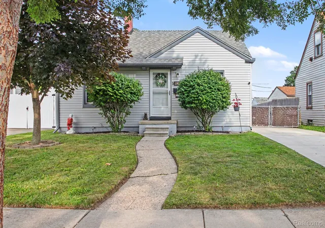 Photo 1 of Sale Pending at 13825 Pearl St, Southgate, MI 48195 | MLS# 20261066072 | Listing updated on 2026-08-28