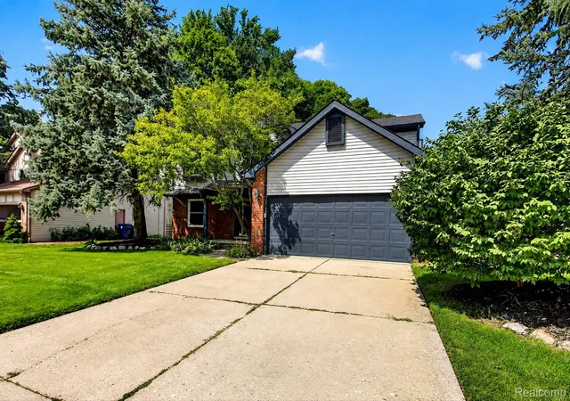 Photo 3 of Single family home for sale at 41926 Pocatello Dr, Canton, MI 48187 | MLS# 20261066080 | Listing updated on 2026-09-16