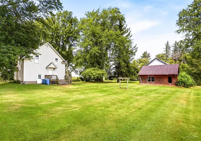 32nd image of 2775 S Thayer Rd, Freeland, MI 48623 | MLS# 61050219016