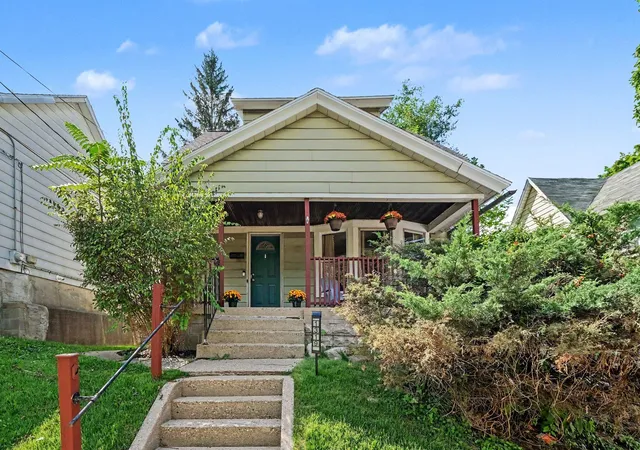 Photo 1 of Single family home for sale at 1319 Ne North Ave, Grand Rapids, MI 49505 | MLS# 71026043550 | Listing updated on 2026-09-09