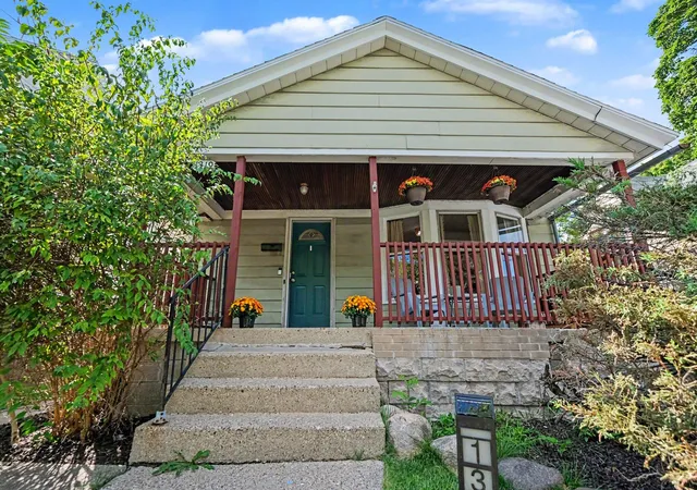 Photo 2 of Single family home for sale at 1319 Ne North Ave, Grand Rapids, MI 49505 | MLS# 71026043550 | Listing updated on 2026-09-09