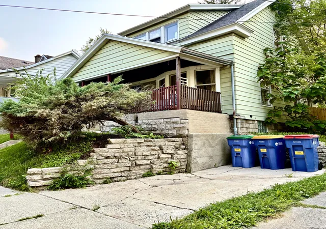 Photo 3 of Single family home for sale at 1319 Ne North Ave, Grand Rapids, MI 49505 | MLS# 71026043550 | Listing updated on 2026-09-09