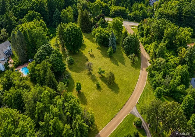 Photo 2 of Land for sale at 6455 Bloomfield Glens Rd, West Bloomfield, MI 48322 | MLS# 20261066087 | Listing updated on 2026-08-19
