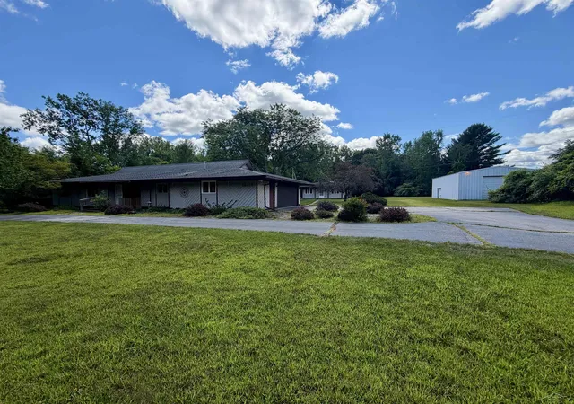 2nd image of 12215 Scott Rd, Freeland, MI 48623 | MLS# 61050219021