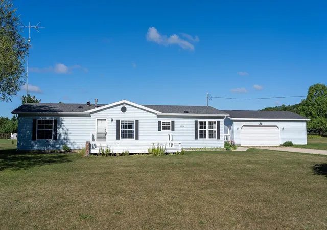 4th image of 2924 S Gilmore Rd, Mount Pleasant, MI 48858 | MLS# 79080072517