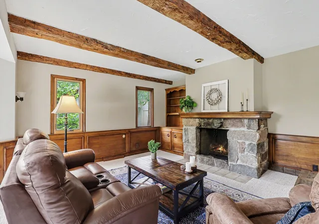 Photo 3 of Single family home for sale at 1530 Edgewood Ave SE, Grand Rapids, MI 49506 | MLS# 71026043558 | Listing updated on 2026-09-10